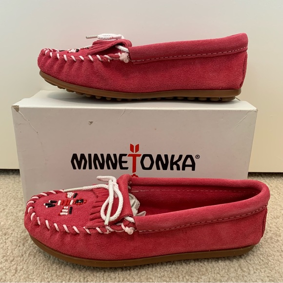 Minnetonka Moccasins Kid’s Thunderbird Moccasin - Picture 2 of 5